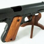 Replica Colt, 45, Goverment, negra, cachas madera labrada