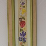 MARCO VERDE LAZO FLOR AMARILLA        68X30