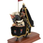 Armadura a Caballo Príncipe negro con escudo